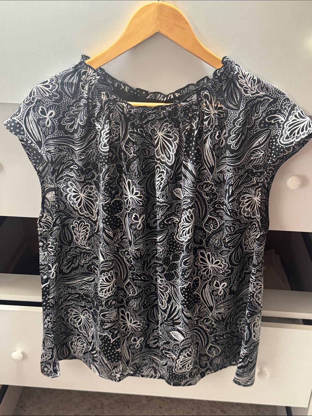 NWT ANN TAYLOR FLORAL BLOUSE